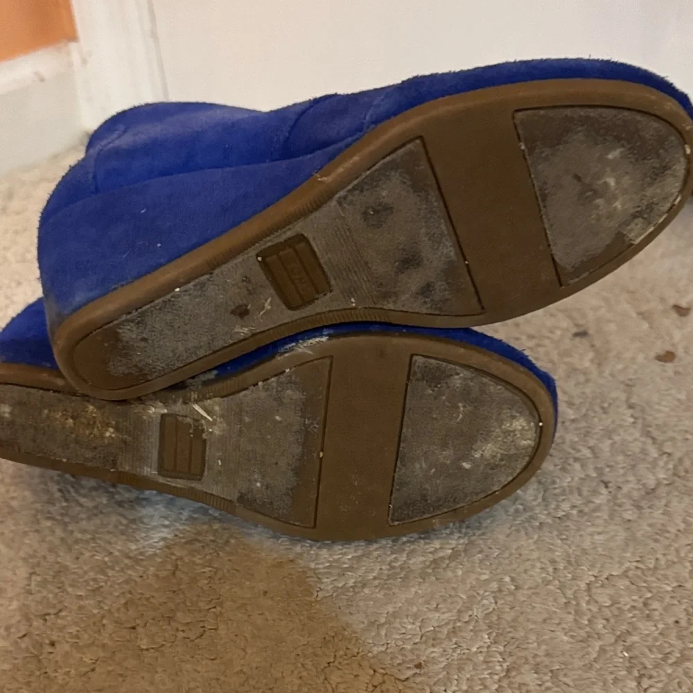 Toms Blue Suede Women's Wedge Ankle Booties - showstopping color